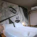 Хотел реверанс бутик 3*