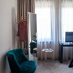 реверанс бутик Хотел Варна