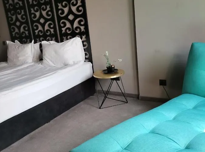 Reverence Boutique Hotell 3*